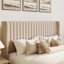 Lit plateforme tapissier en velours avec tête de lit à oreilles et lattes en bois Candler-645921727-615321552