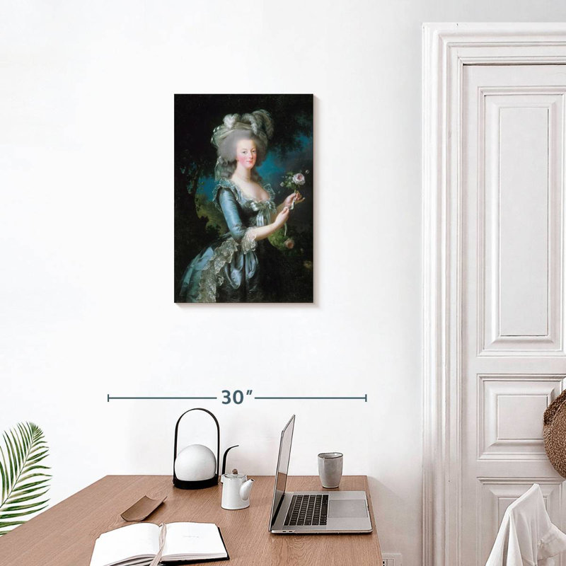 Marie-Antoinette avec la rose, H 24 po x l 16 po