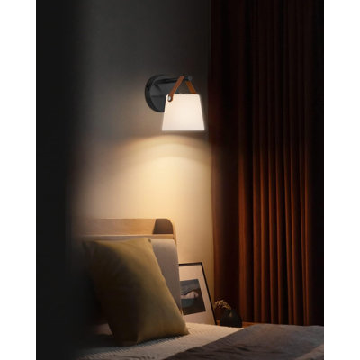 Merka Corner Wall Light