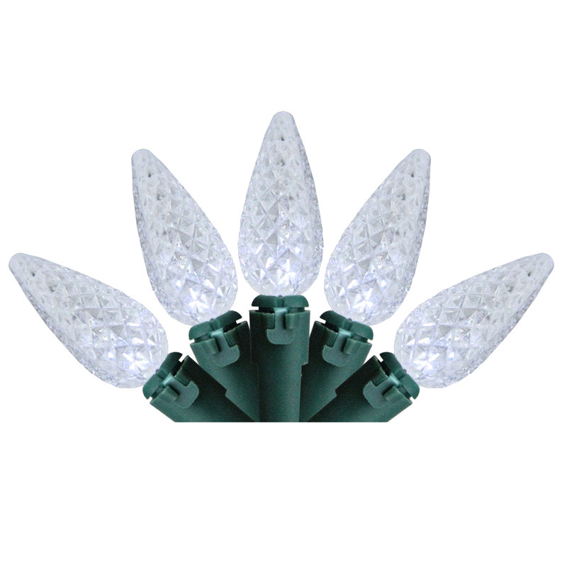35 lumières de Noël à DEL facettes blanches à piles C6 - fil vert 11 pi