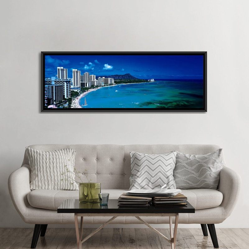 «Panoramic Waikiki Beach Honolulu Oahu Hi», reproduction de photo sur toile, H 16 po x l 48 po x P 1,5 po, Cadre noir