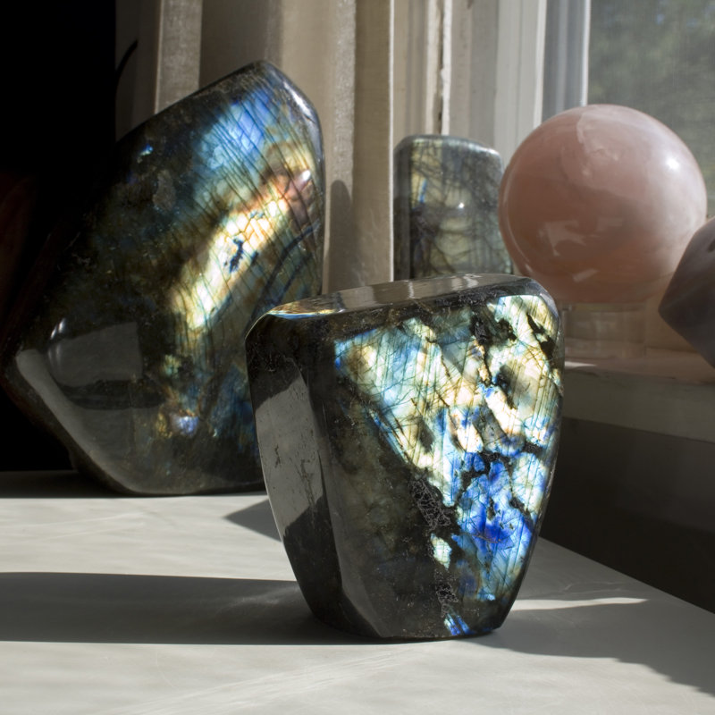 Ashka Figurines & Sculptures