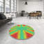 Tapis vert/orange tissé à la machine-528725703