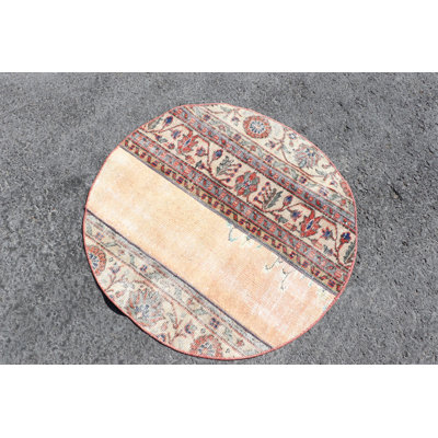 Handmade Turkish Round Oushak Rug Perfect for Entryway and Small Spaces With Vintage Aesthetic and Organic Material
