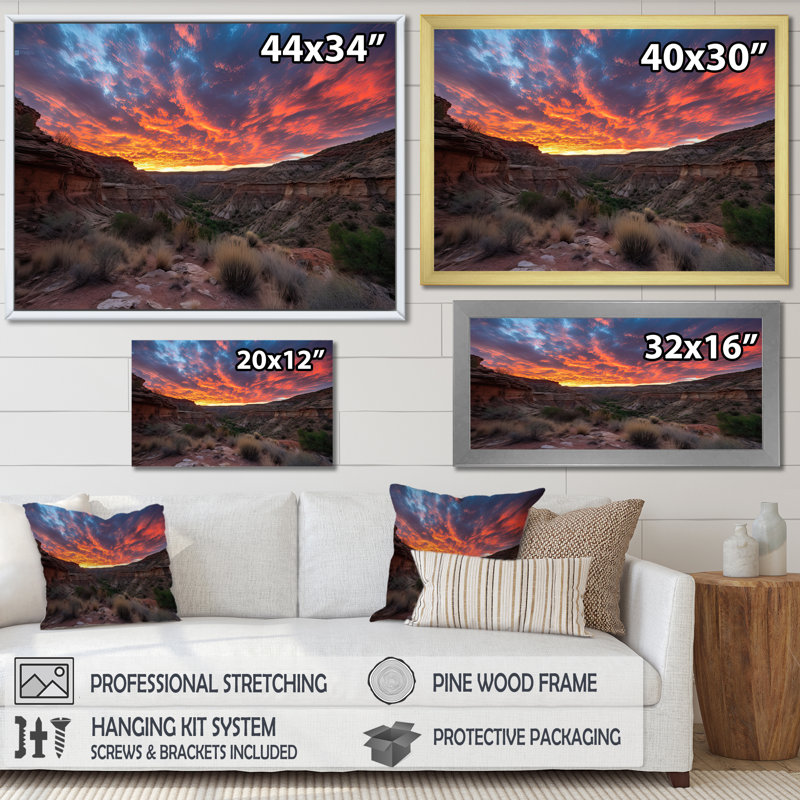 Fiery Canyon Sunset I - paysages, art mural sur toile, Cadre photo blanc, H 24 po x l 32 po x P 1 po