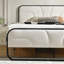 Lit plateforme tapissier Nelsie avec tête de lit capitonnée en velours, tissu blanc, structure noire-1069955231-1011279371