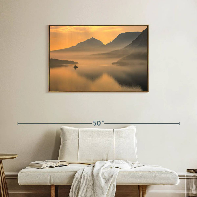 Saint Mary Mountain Lake, Cadre flottant doré, 37 po x 25 po