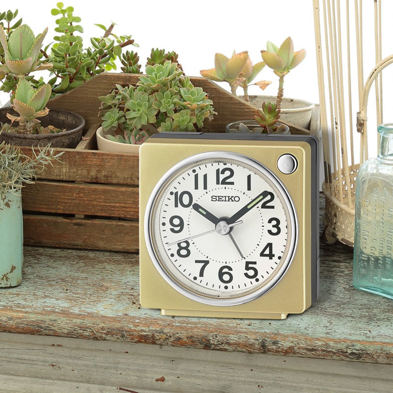 QHE196GLH Alarm Clock, Golden, Gold