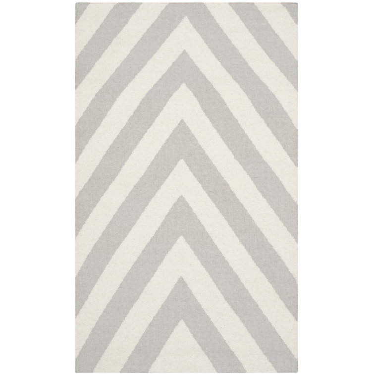 Rodgers Hand Woven Flat Weave Wool/Cotton Chevron Rug in Gray/Ivory
