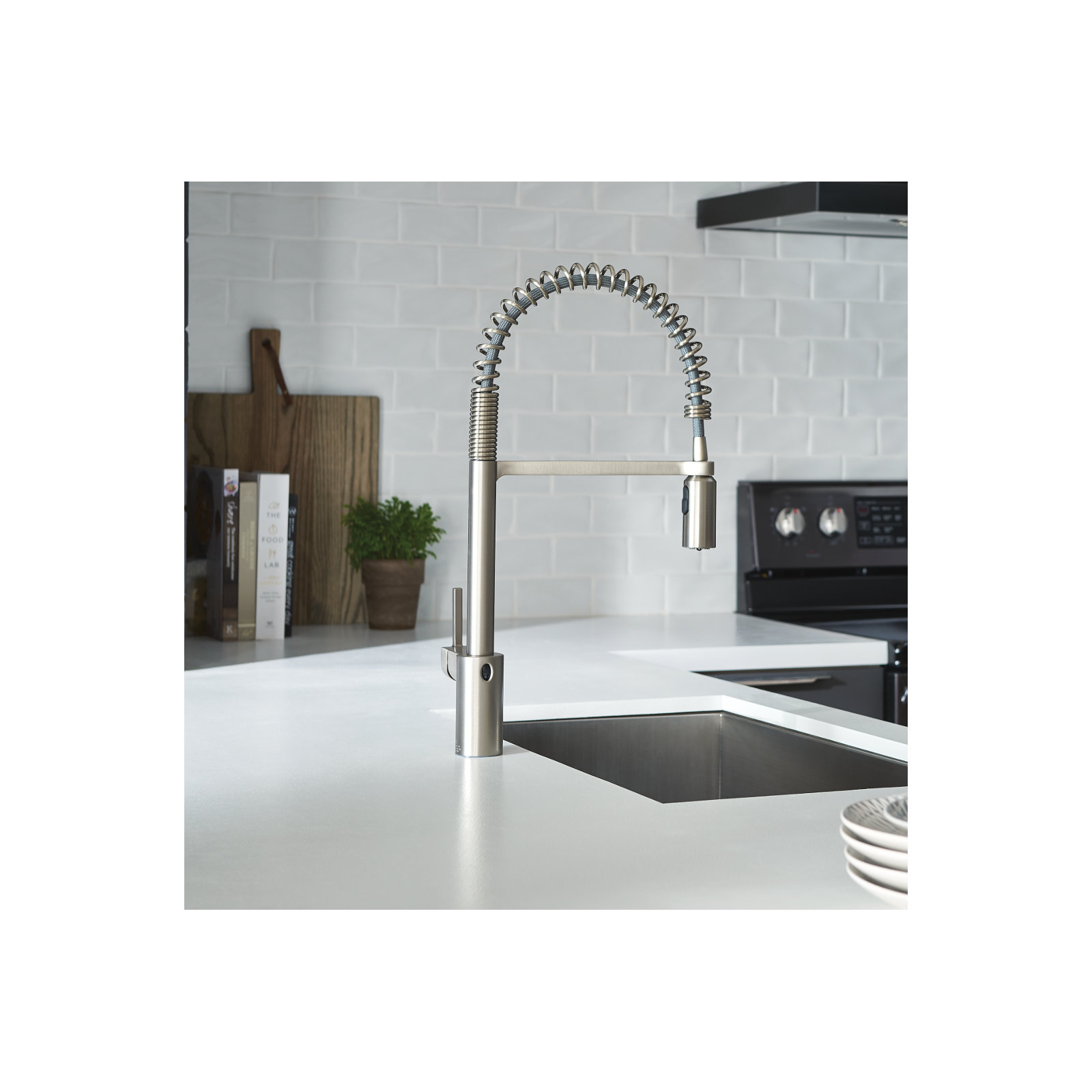 Moen Align MotionSense Wave Single Handle Spring Pulldown Kitchen Faucet with Power Clean Technology, Spot Resist Stainless