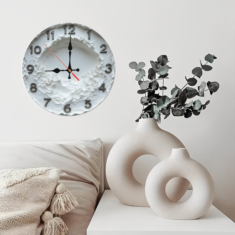 Horloge murale blanche texturée