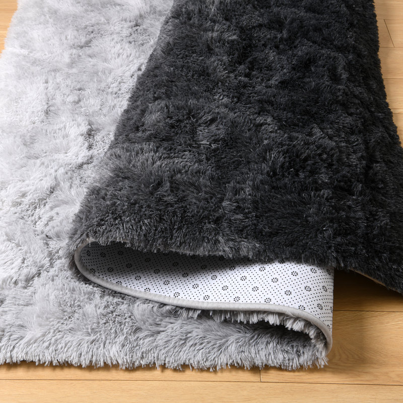 Tapis ombré en polyester Damitris noir / gris touffeté à la machine, Rectangle 4 pi x 6 pi