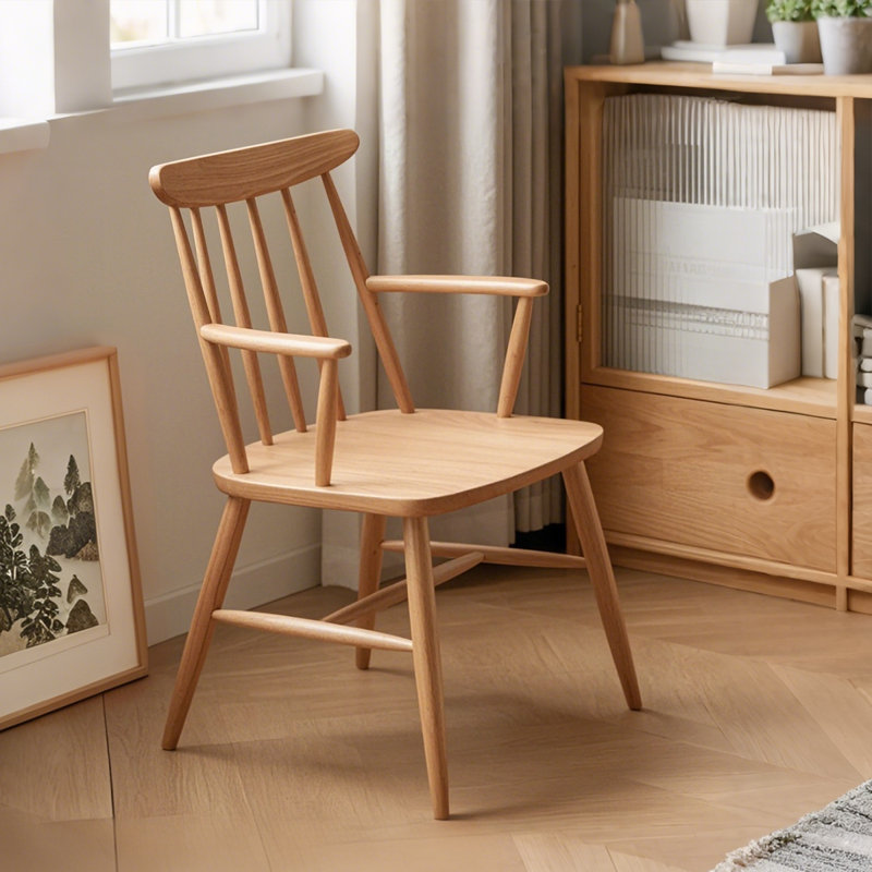 Chaise en chêne massif au fini naturel