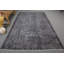 Tapis turc vintage fait à la main dans des tons de gris avec un motif abstrait unique parfait pour un décor traditionnel