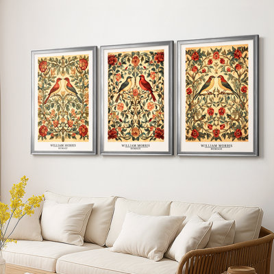Ensemble de 3 toiles sur mesure, encadrées sur mesure, de la collection CDXI de Wm Morris