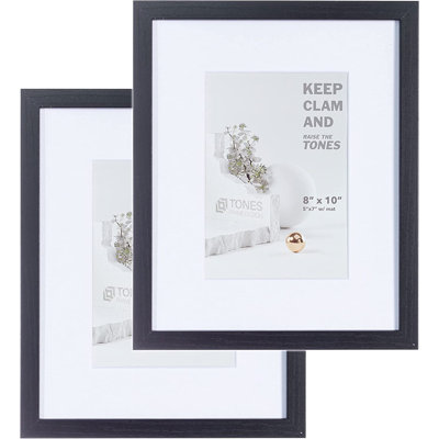 Cadre photo Niambh Latitude Run® 8,5 x 11 po, affiche murale en bois de chêne et plateau de table avec drap plexi (paquet de 2 sans passe-partout)
