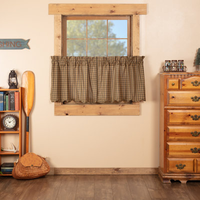 Banhart Cotton Plaid Scalloped Cafe Curtain