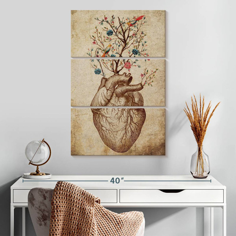 Cœur floral printanier, H 32 po x l 20 po