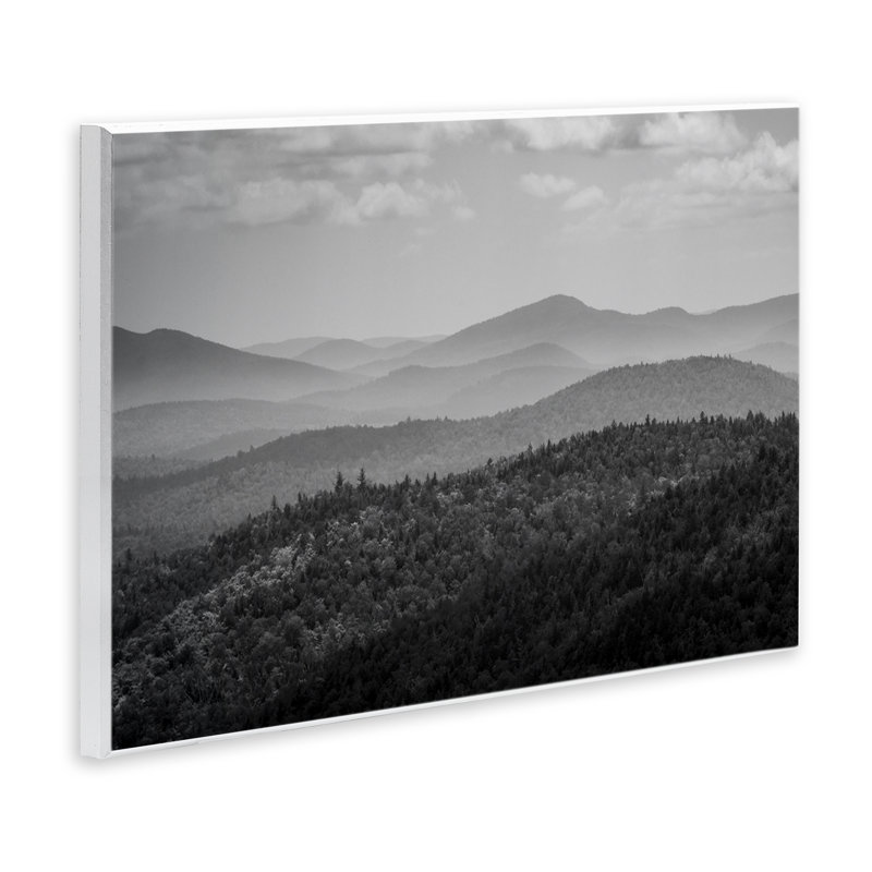 Plaque murale Misty Adirondack Mountains, design par James Rodewald, H 10 po x l 15 po