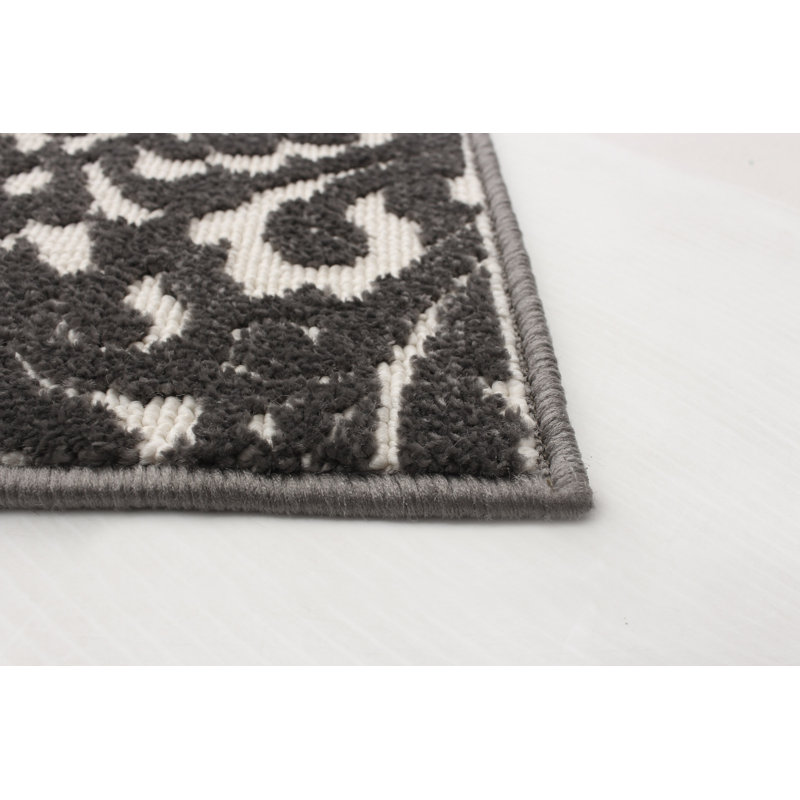 Rosalba Damask Indoor Rug, Rectangle 3'11" x 5'7"