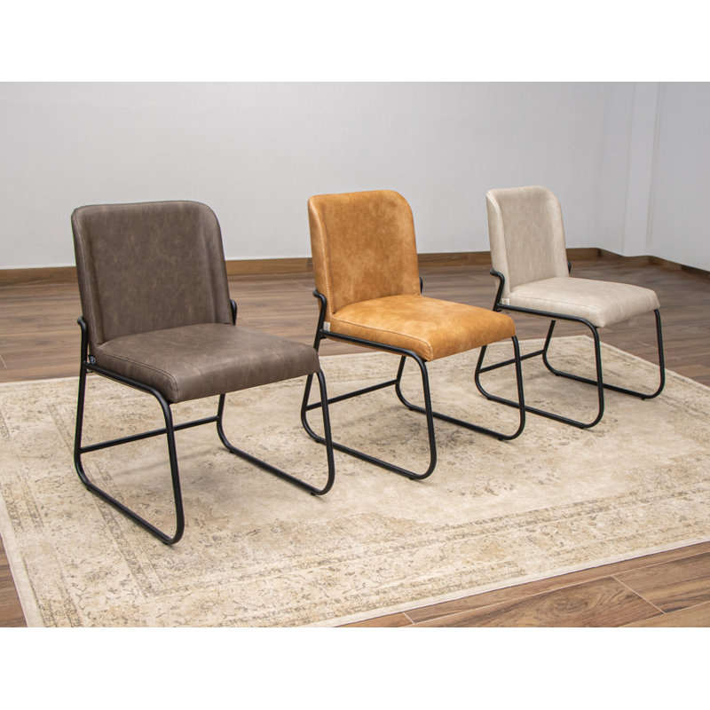 Chaise rembourrée avec structure en bois et base en métal, Brun
