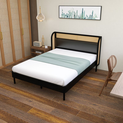 Grand lit plateforme en bois avec savoir-faire artisanal