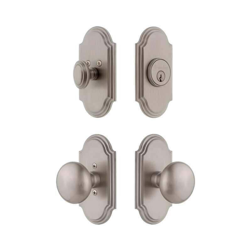 Ensemble de petites plaques d'entrée Grandeur Arc avec bouton Fifth Avenue en nickel satiné, 2.75", Nickel satiné