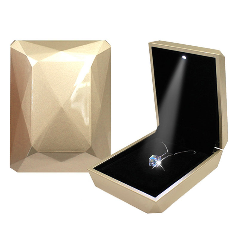 Boîte à bijoux, Doré