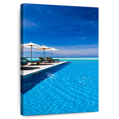 Luxurious Azmi Pool Adventure