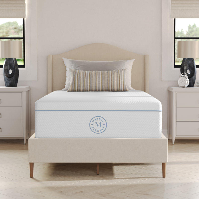 Matelas en mousse viscoélastique rafraîchissante à double action Martha Stewart SleepComplete, Simple