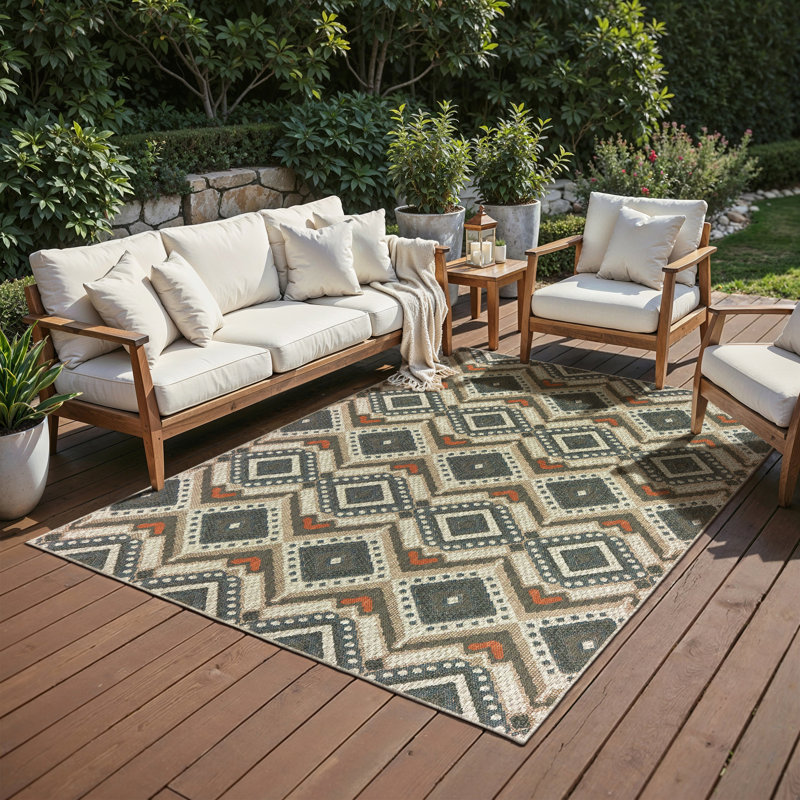Izola Machine Woven Indoor/Outdoor Area Rug , Rectangle 3'3" x 5'