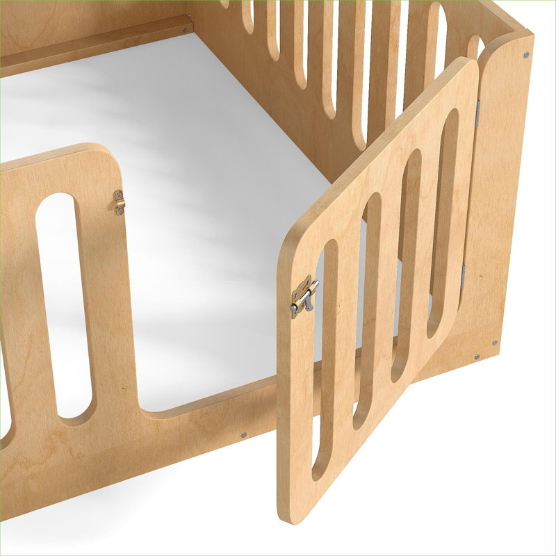 Lit pour enfant pleine grandeur Kid-Safe, style Montessori, bois massif naturel chaud avec porte intégrée et clôture haute