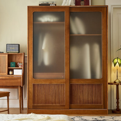 Retro And Simple Wardrobe