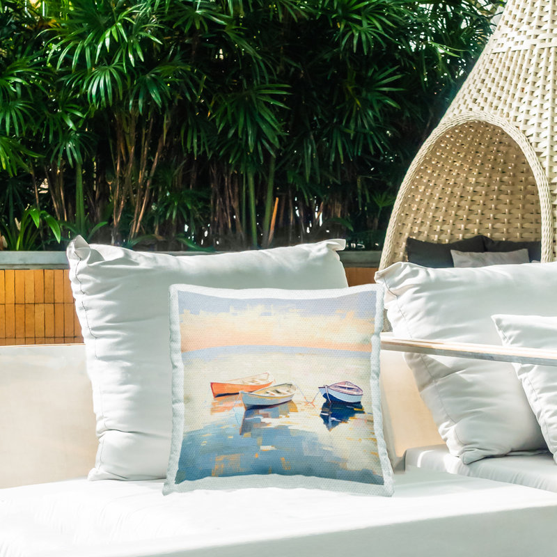 Coussin d'extérieur imprimé bateaux et bord de mer par Irena Orlov
