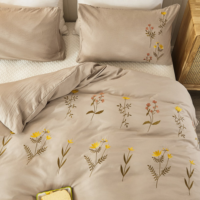 Polyester Standard Floral Duvet Cover, Queen, Brown