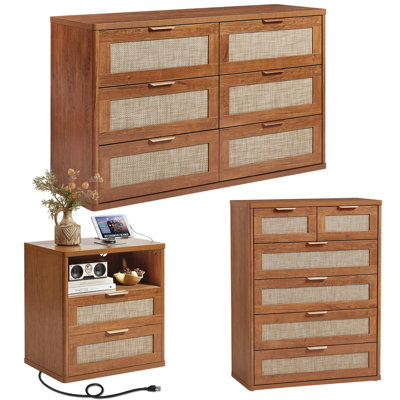 Ensemble de 3 meubles en rotin, style bohème bois : commode à 6 tiroirs (122 cm), commode haute (107 cm), table de chevet 2 tiroirs (58 cm) avec station de recharge.