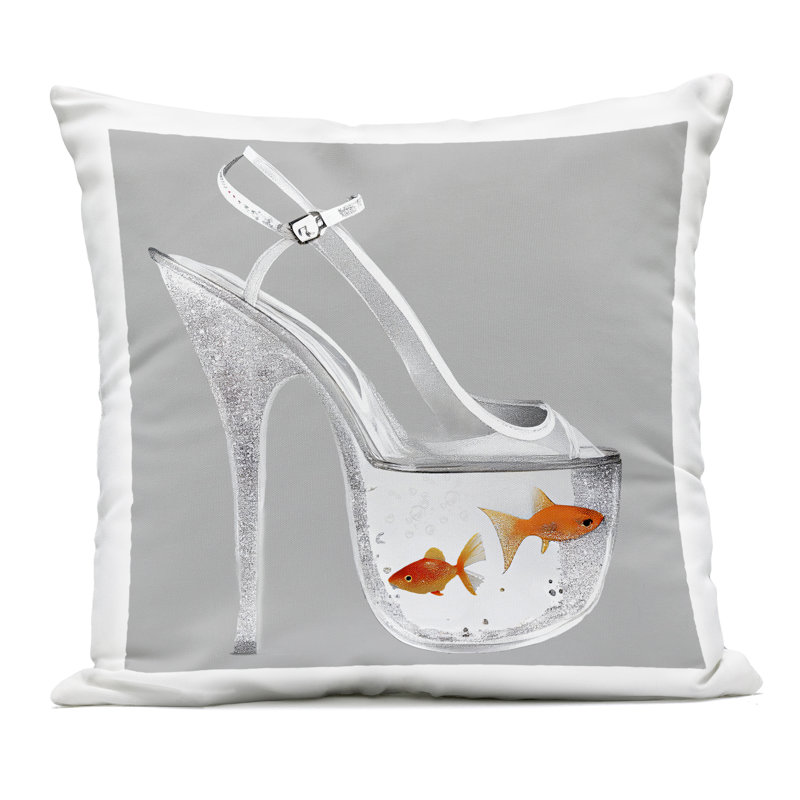 Coussin d'extérieur imprimé Sparkle Fish Fashion Goldfish, design par Sasha