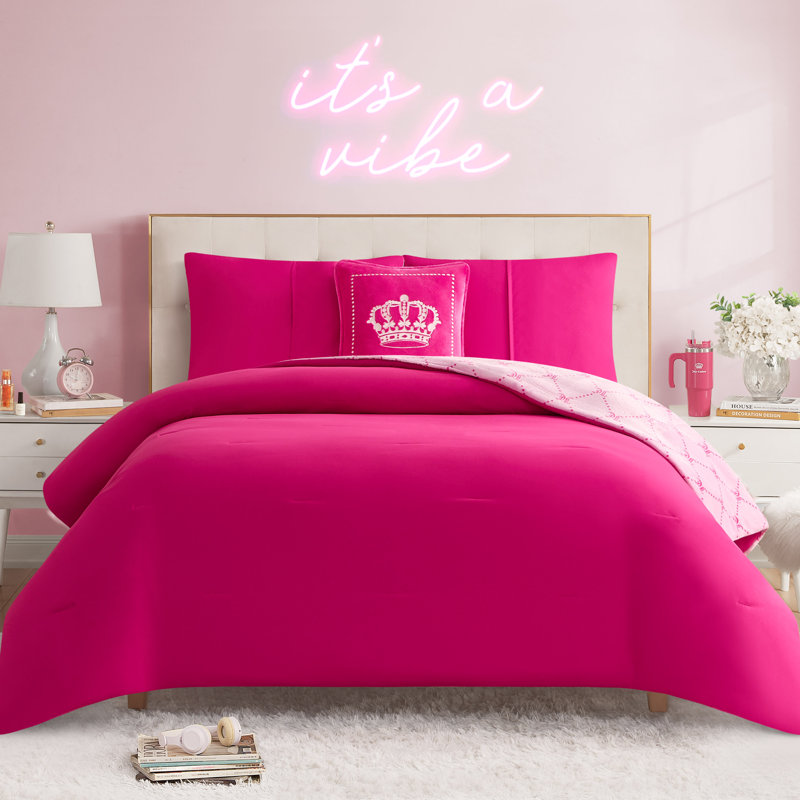 Juicy Couture Plush Trellis Link Reversible Comforter Sets, King Comforter + 3 Additional Pieces, Pink