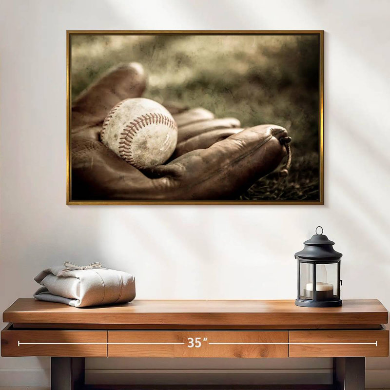 Baseball sur gant, 25 po x 17 po, Cadre flottant doré