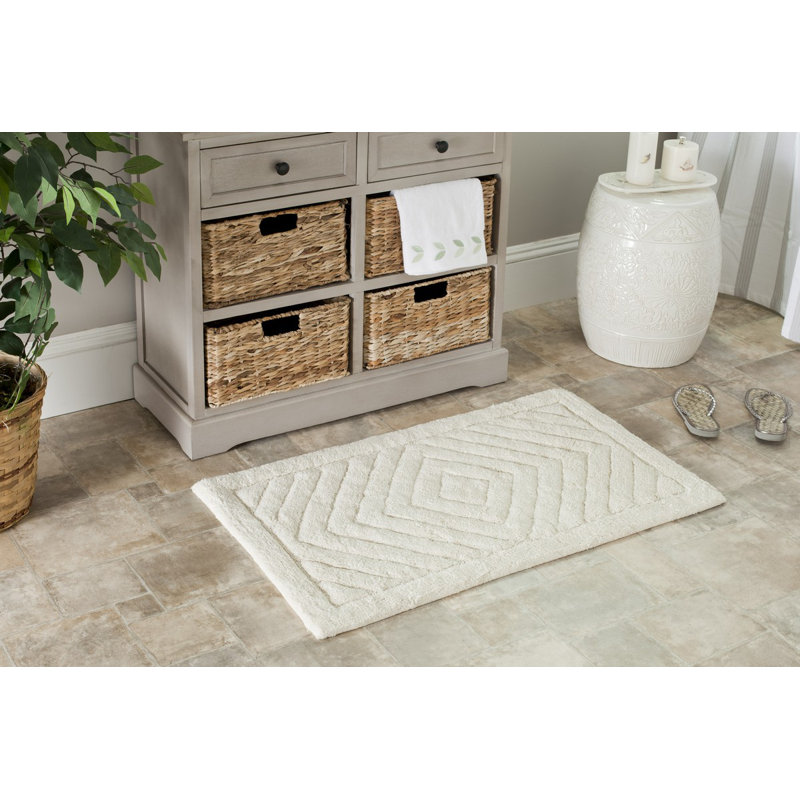 Tapis en coton touffeté à la main Arquilla Bath, l 21 po x L 34 po, Blanc