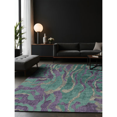 Tapis gris soyeux et moelleux