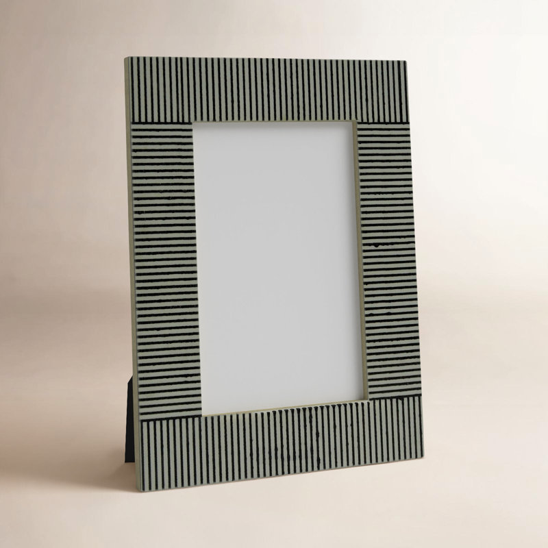 4" x 6" Decorative Photo Frame - Contemporary Polyresin Black and White Etched Line Design Picture Frame - Home or Office Decor - Family Photo Display