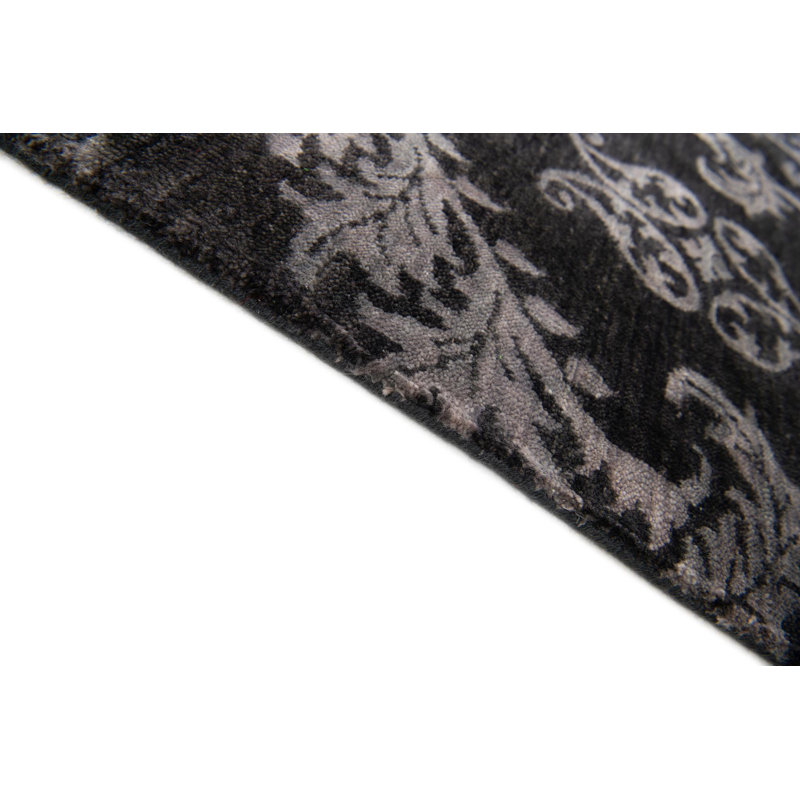 Tapis noir Jahiem
