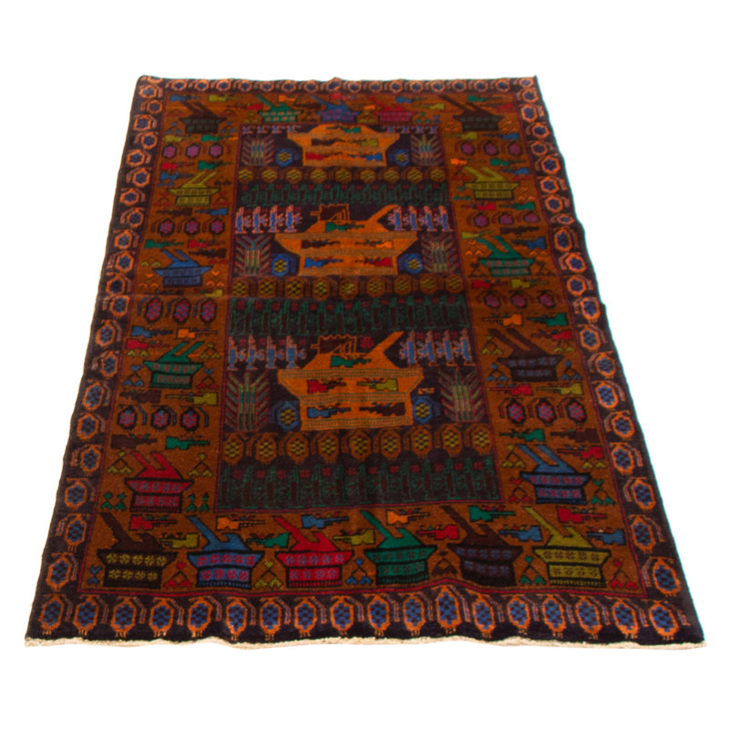 Tapis noir Rare War 3 pi 9 po x 6 pi 8 po