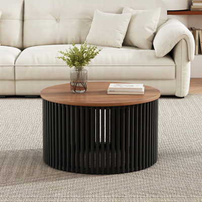 Table basse en bois massif exquis avec esthétique naturelle, combinant élégance et fonctionnalité pour les espaces de vie modernes
