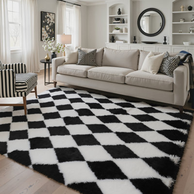 Machine-Washable Checkered Shag Area Rug