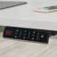Bureau rectangulaire avec ports USB intégrés de type A et C