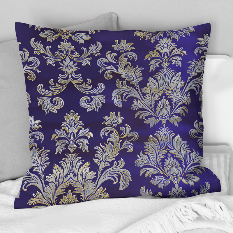 Coussin décoratif damassé mauve et argenté «I», H 16 po x l 16 po