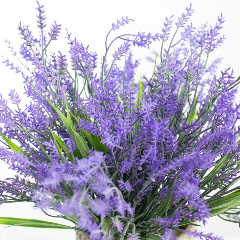 Herbes de Provence - Arrangement de fausses plantes dans un pot en béton lavande, menthe et romarin