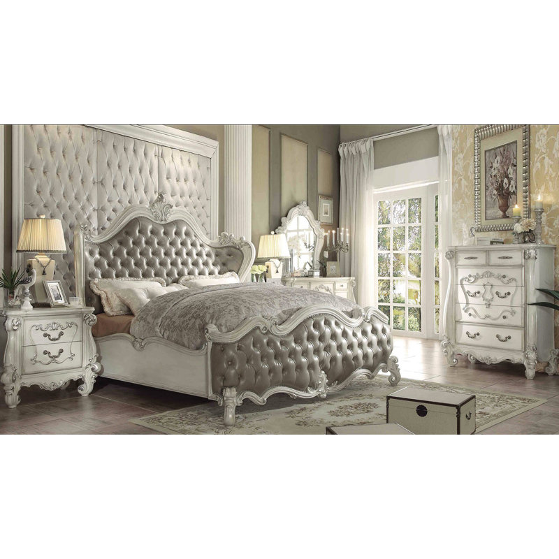 Batisa II Solid Wood Piece Bedroom Set